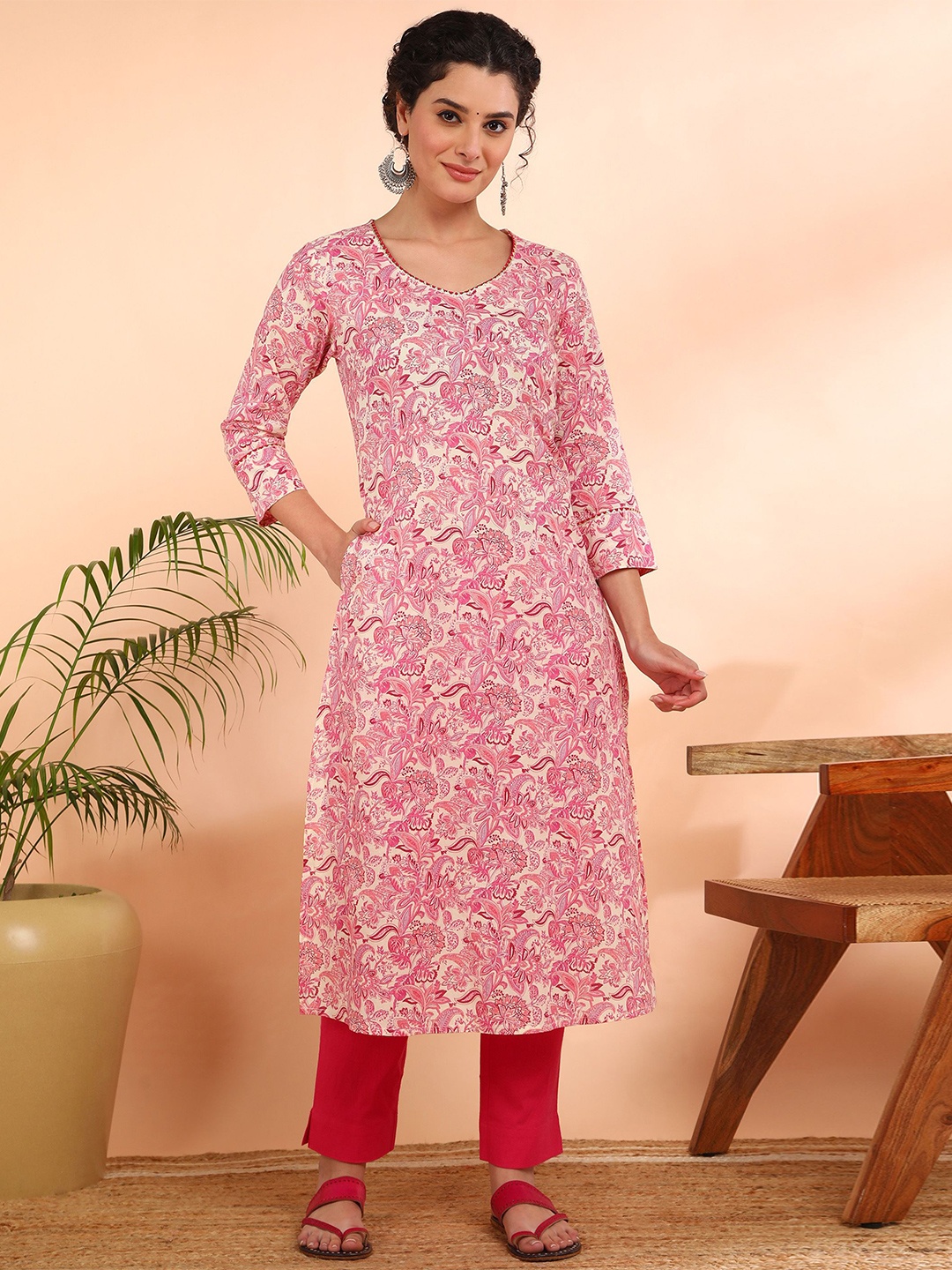 

Maaesa Women Floral Printed Gotta Patti Pure Cotton Straight Kurta, Pink