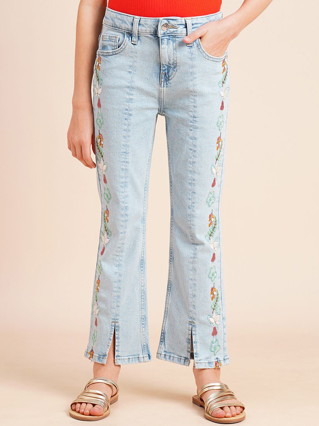 

Vero Moda Girls Embroidered Bootcut Light Fade Stretchable Jeans, Blue