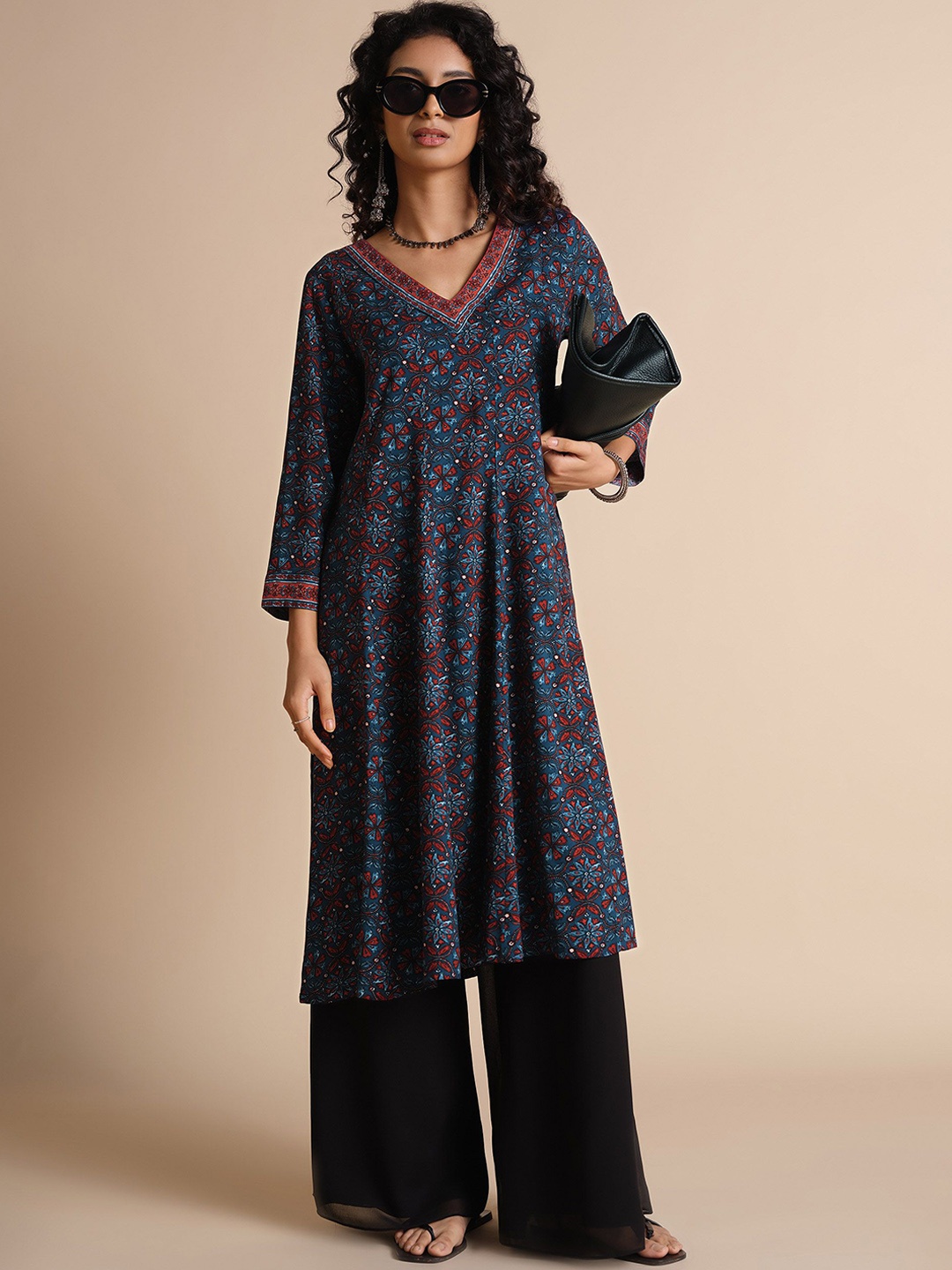 

Global Desi Floral Printed V-Neck Sequinned A-Line Kurta, Navy blue