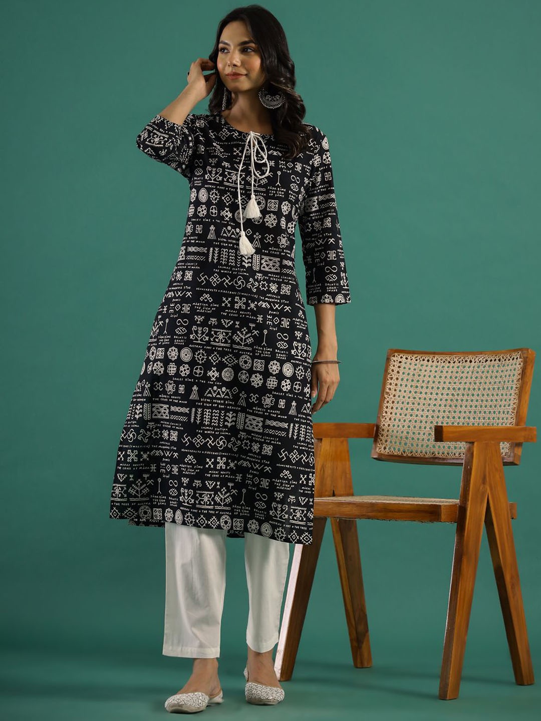 

Sangria Black Abstract Printed Tie-Up Neck Pure Cotton Straight Kurta With Trousers