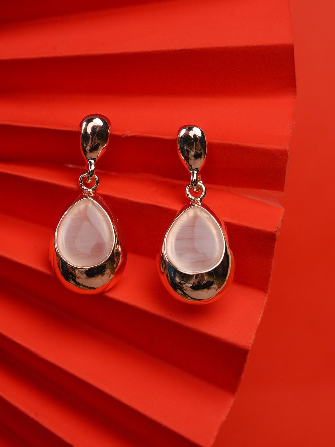 

Zeraki Jewels Rose Gold-Plated Contemporary Drop Earrings