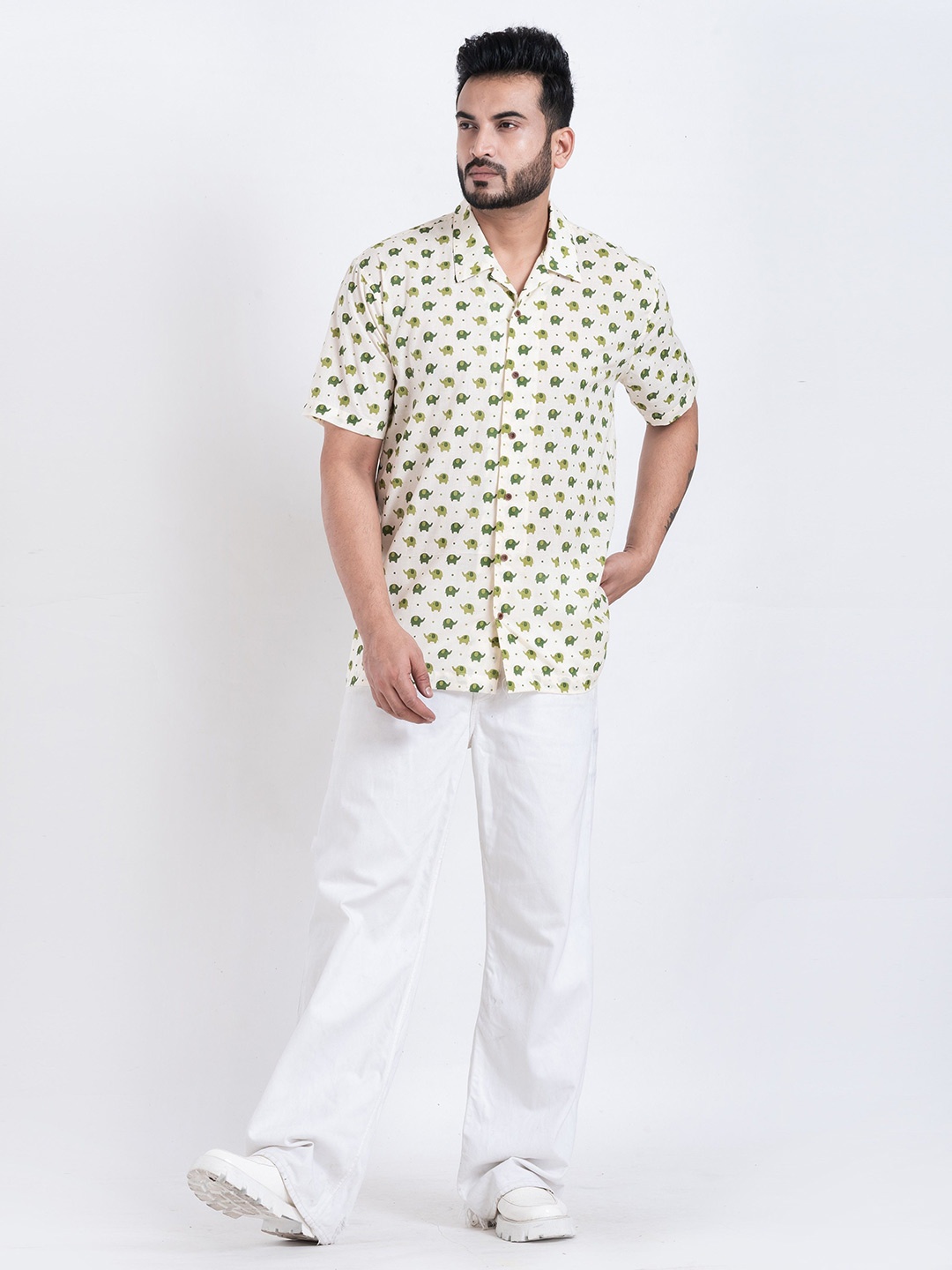 

Kartikeya Jaipur Men Straight Animal Opaque Printed Casual Shirt, White