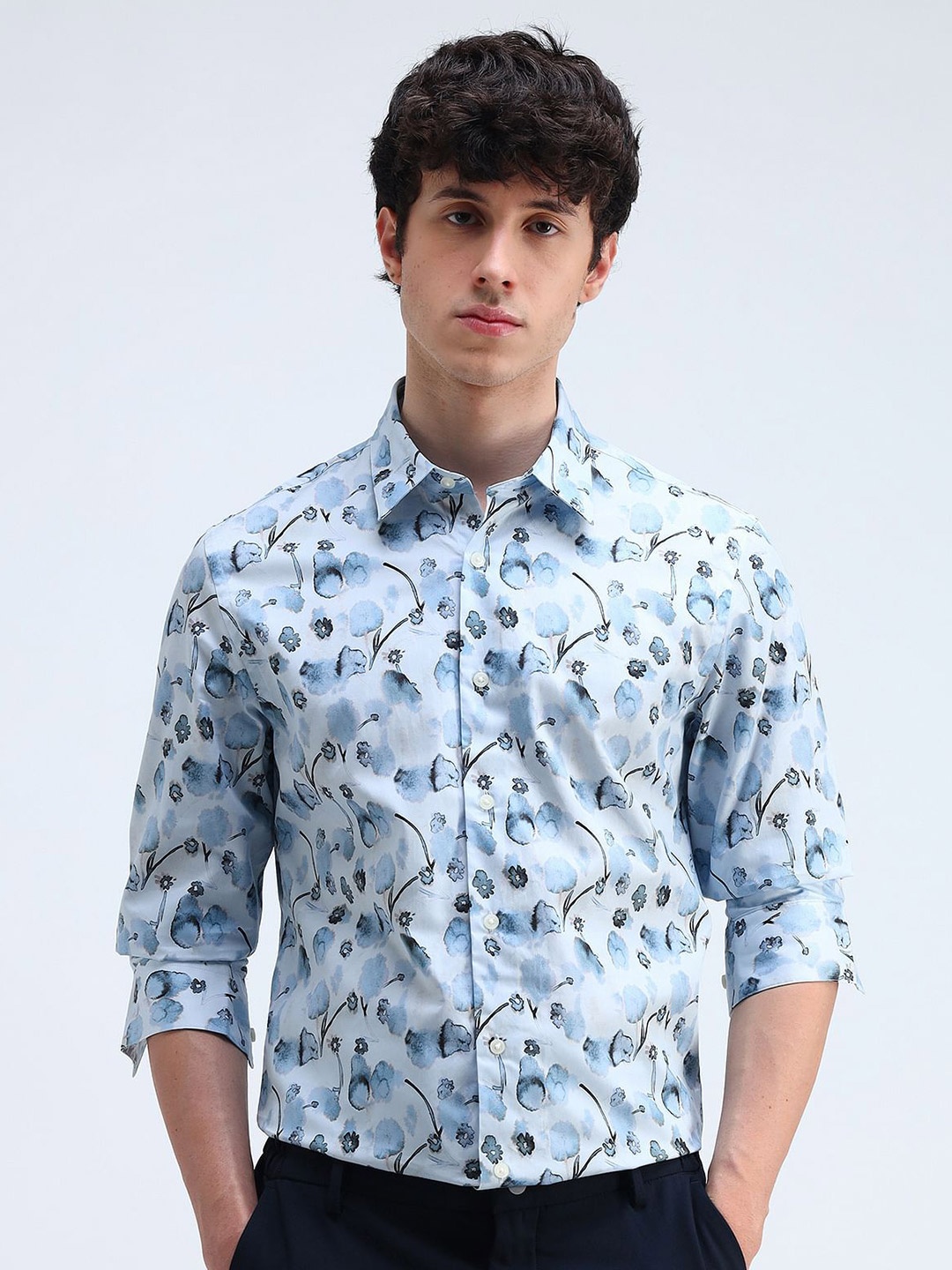 

Flying Machine Men Slim Fit Spread Collar Floral Printed Cotton Casual Shirt, Blue