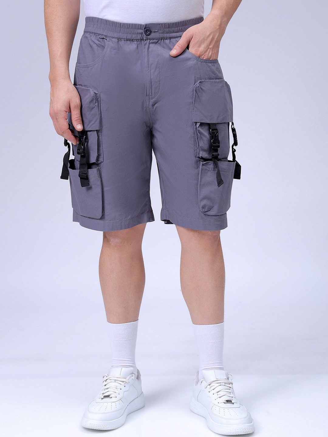 

The Indian Garage Co Men Relaxed Fit Pure Cotton Utility Cargo Shorts, Grey