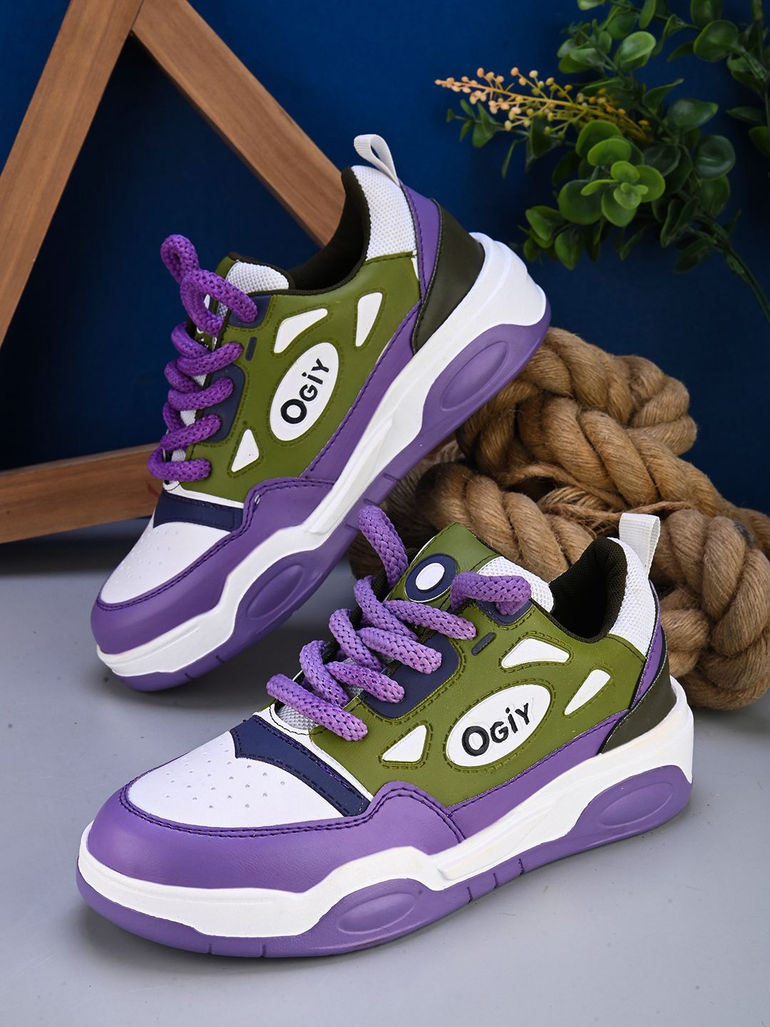 

Peelu Women Colourblocked Sneakers, Purple