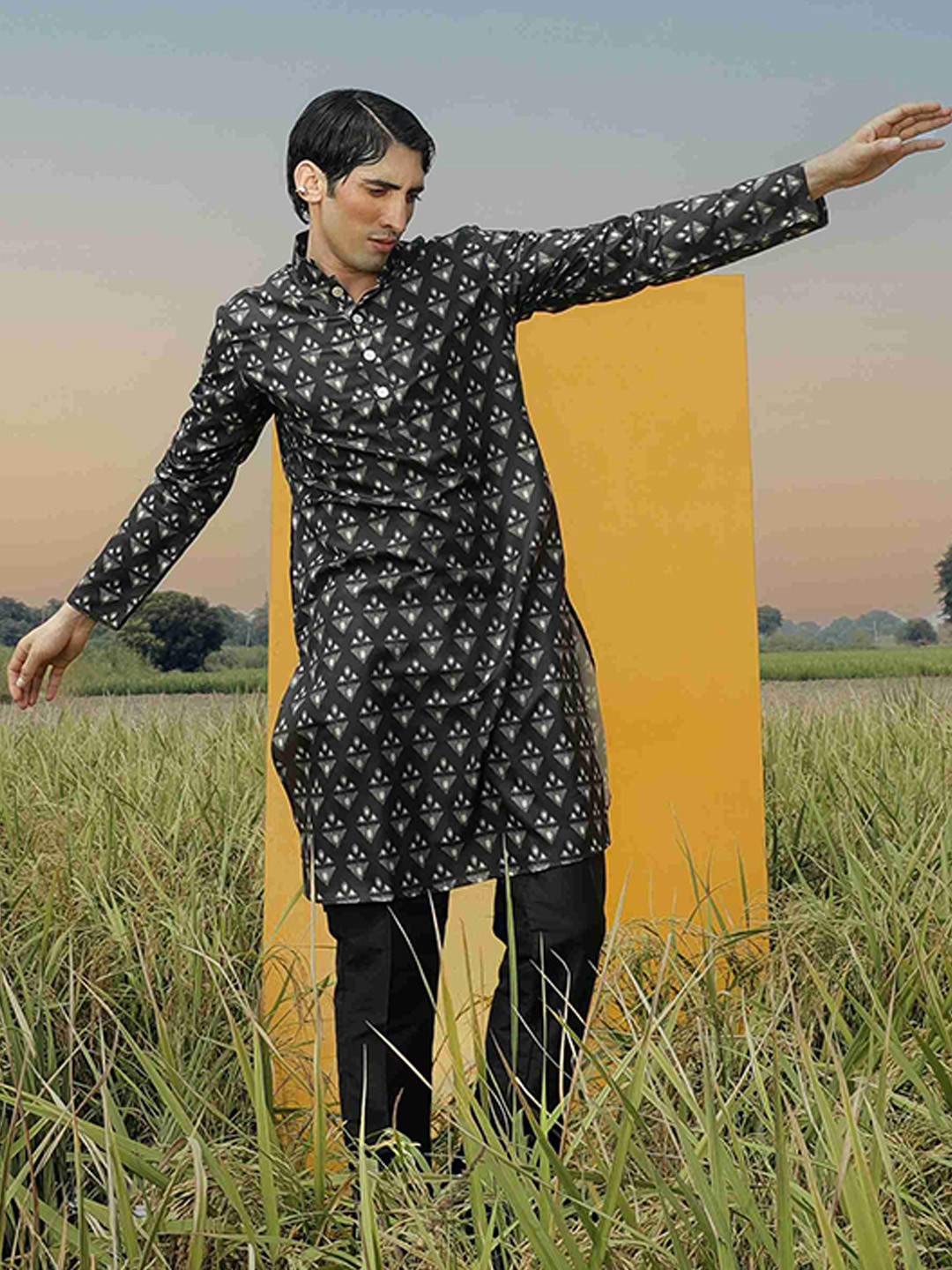 

Eleven Brothers Geometric Printed Mandarin Collar Kurta With Trouser, Black