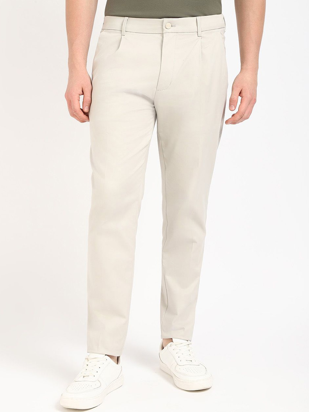 

Calvin Klein Men Relaxed fit Mid-Rise Cotton Trousers, Beige