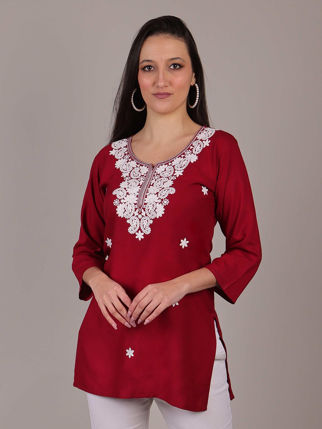

Kalavrund Creation Women Embroidered Chikankari Chikankari Kurti, Maroon