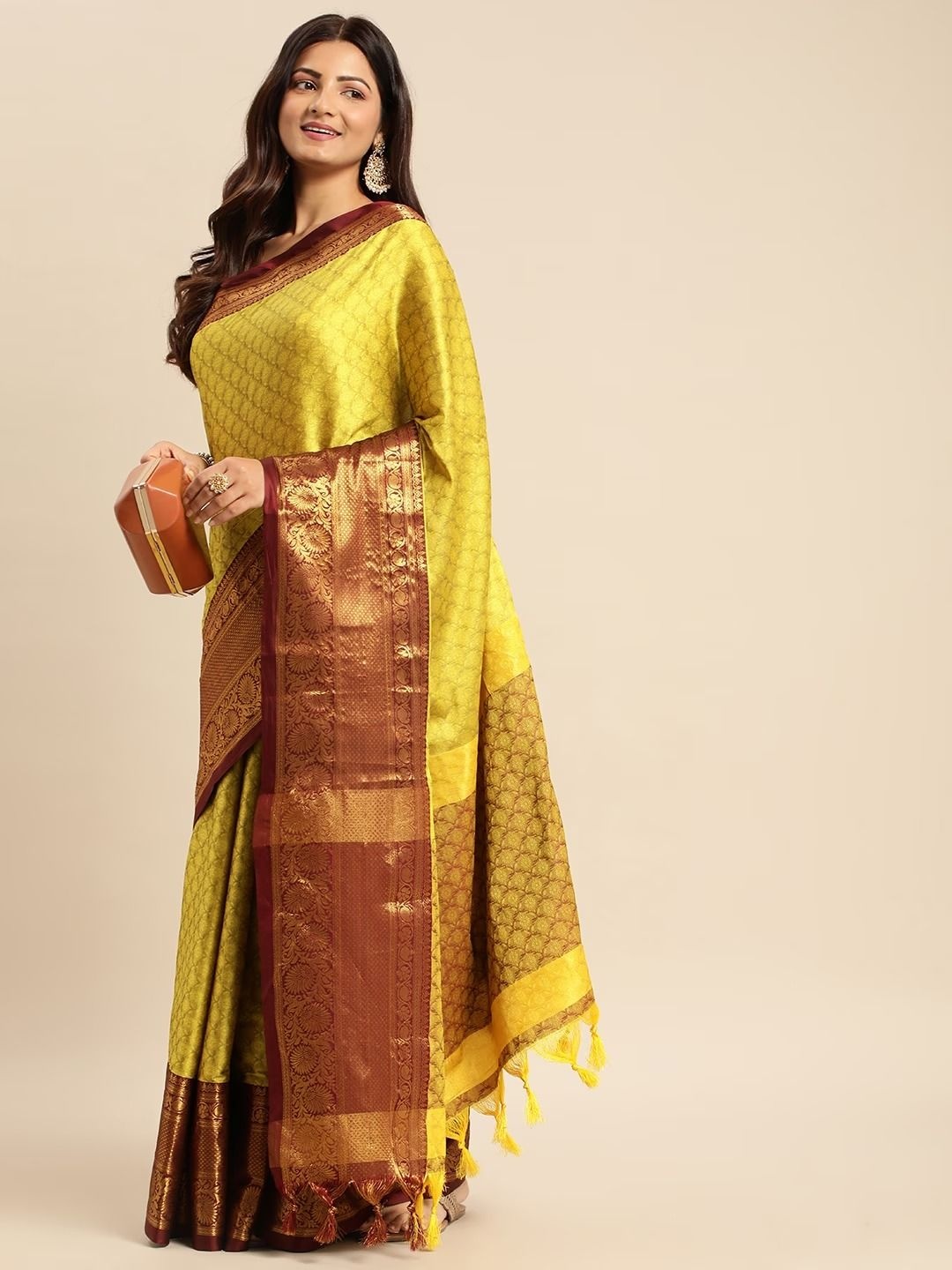 

DIVASTRI Woven Design Zari Saree, Lime green