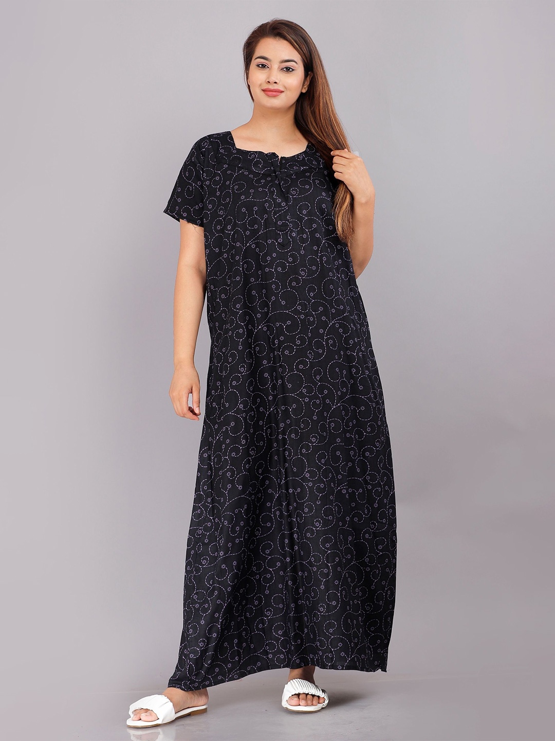 

PR PINK ROYAL Women Printed Pure Cotton Maxi Nightdress, Black