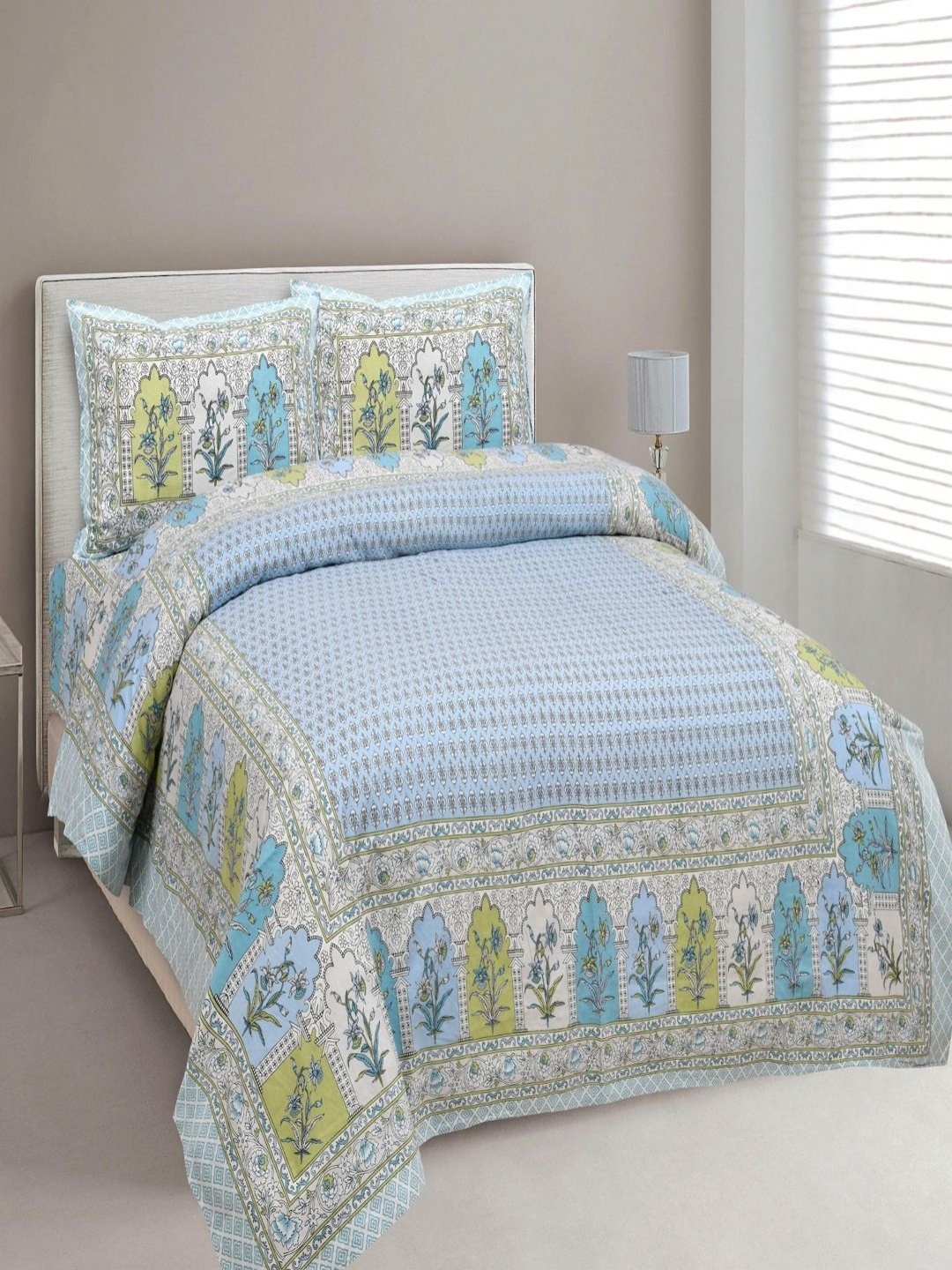 

Myntra Elegant Homes Blue Printed Cotton 180 TC Printed King Bedding Set 2.74 m x 2.54 m