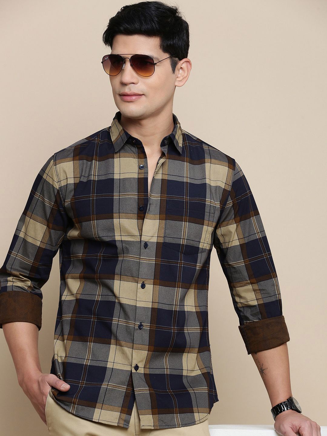 

INVICTUS Men Sport Slim Fit Spread Collar Tartan Checked Cotton Casual Shirt, Navy blue