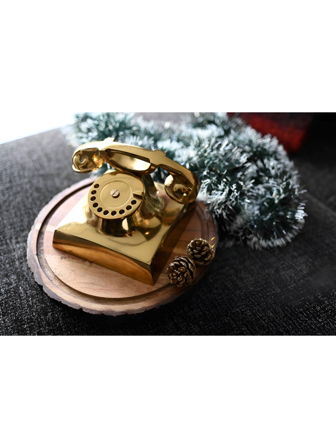 

Sammsara Gold-Toned Retro Oversized Telephone Curio Showpiece