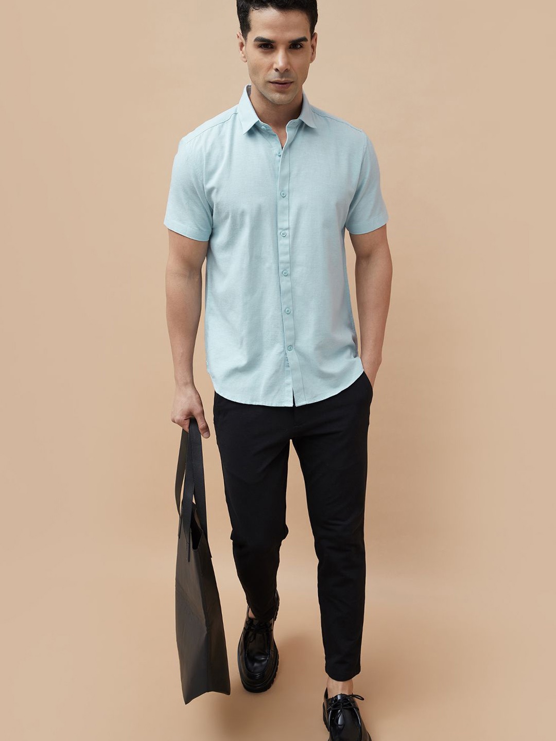 

CODE by Lifestyle Men Spread Collar Solid Casual Shirt, Blue