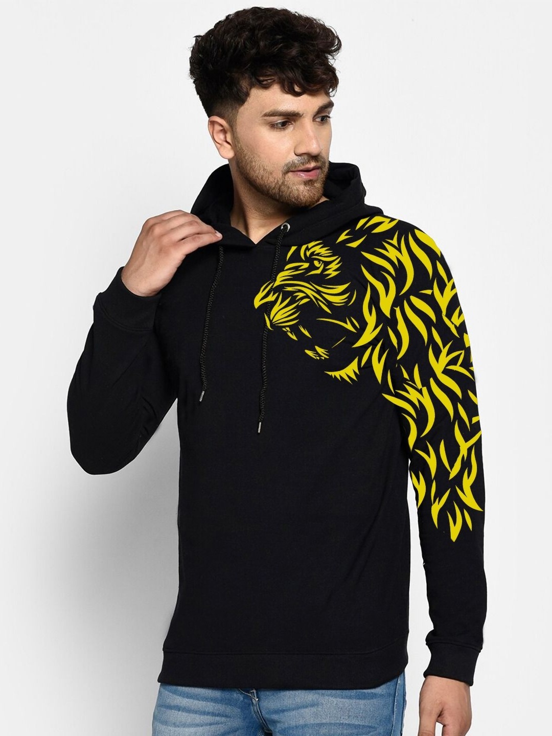 

RELANE Men Graphic Printed Hooded Cotton T-shirt, Black