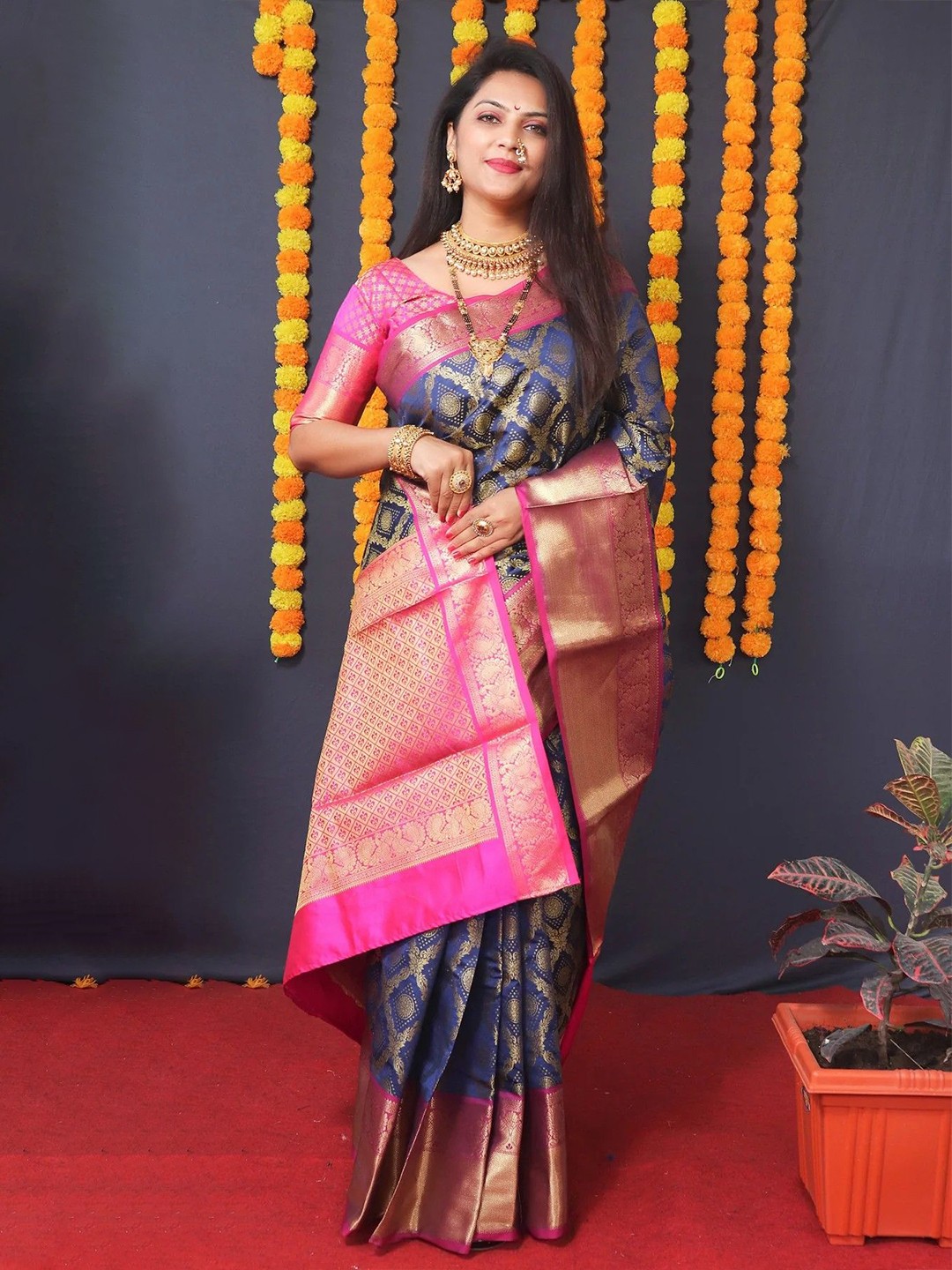 

SILKWEAR Ethnic Motifs Zari Silk Cotton Banarasi Saree, Navy blue