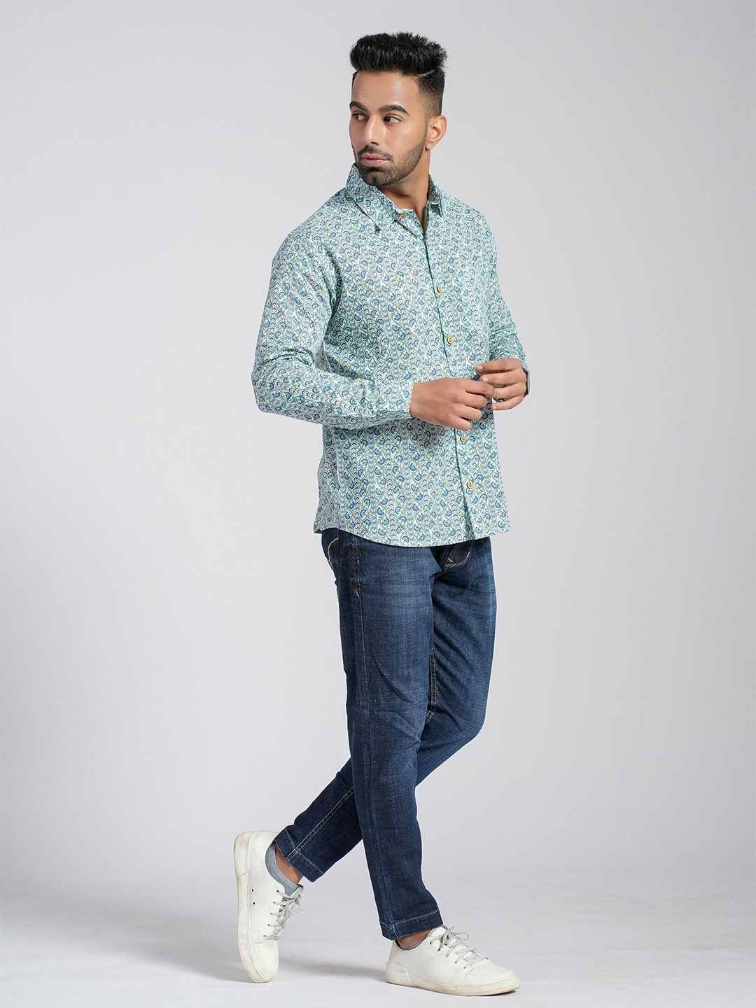 

Cotton Curio Men Comfort Fit Spread Collar Floral Printed Cotton Casual Shirt, Blue