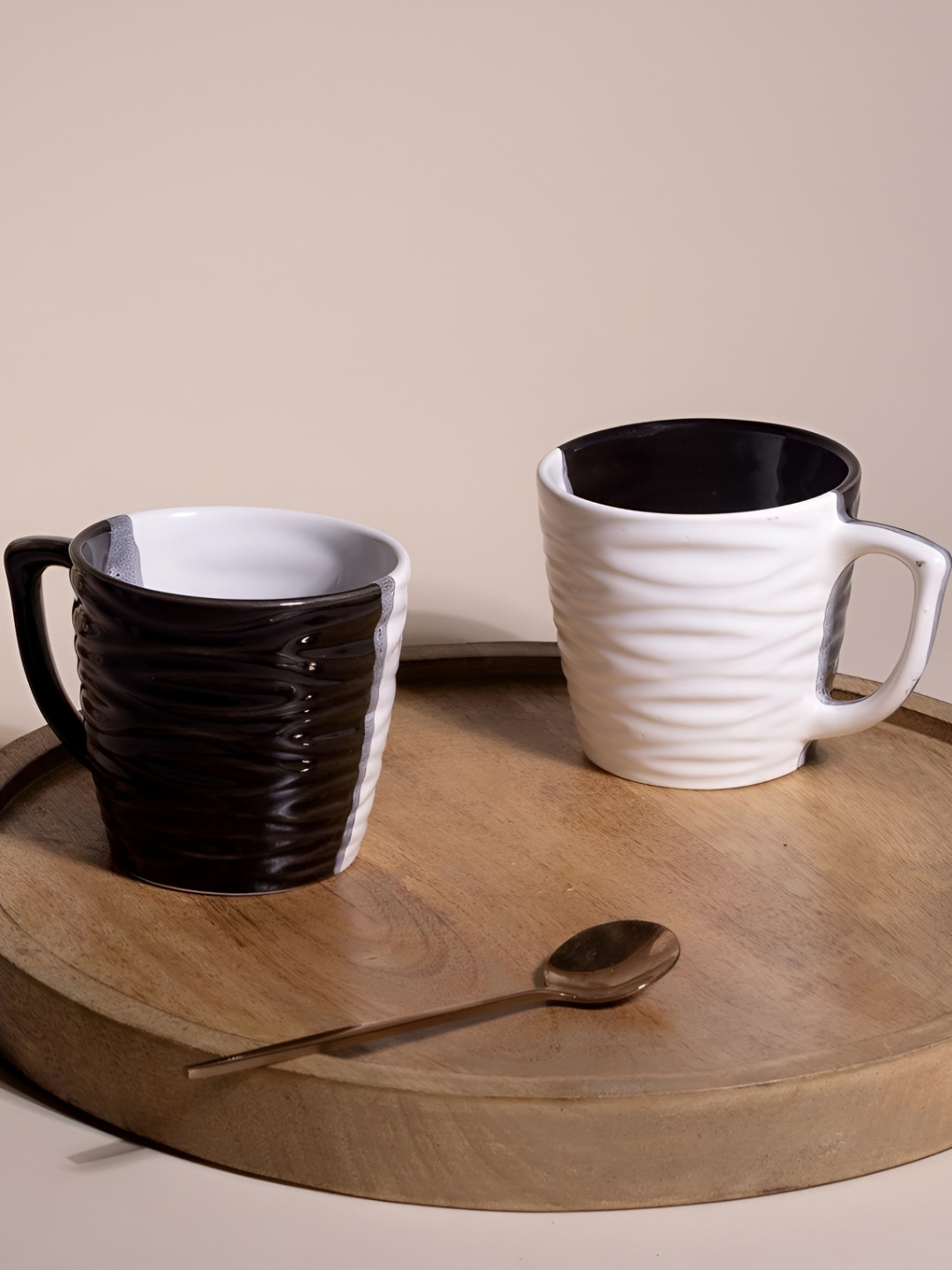 

Storepedia Black & White Handcrafted Textured Ceramic Glossy Cups Set of Cups and Mugs