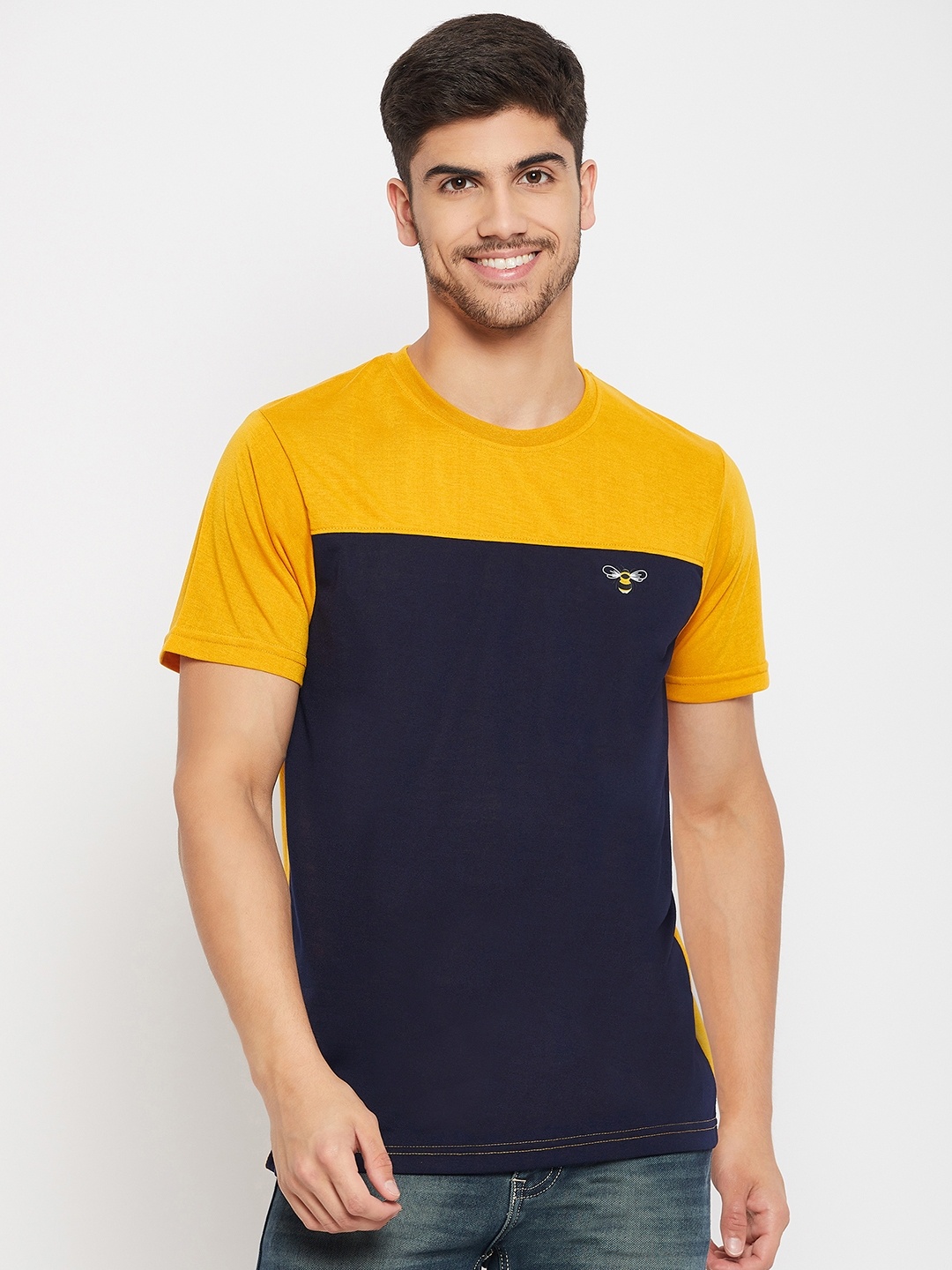 

AUXAMIS Men Colourblocked Raw Edge T-shirt, Mustard