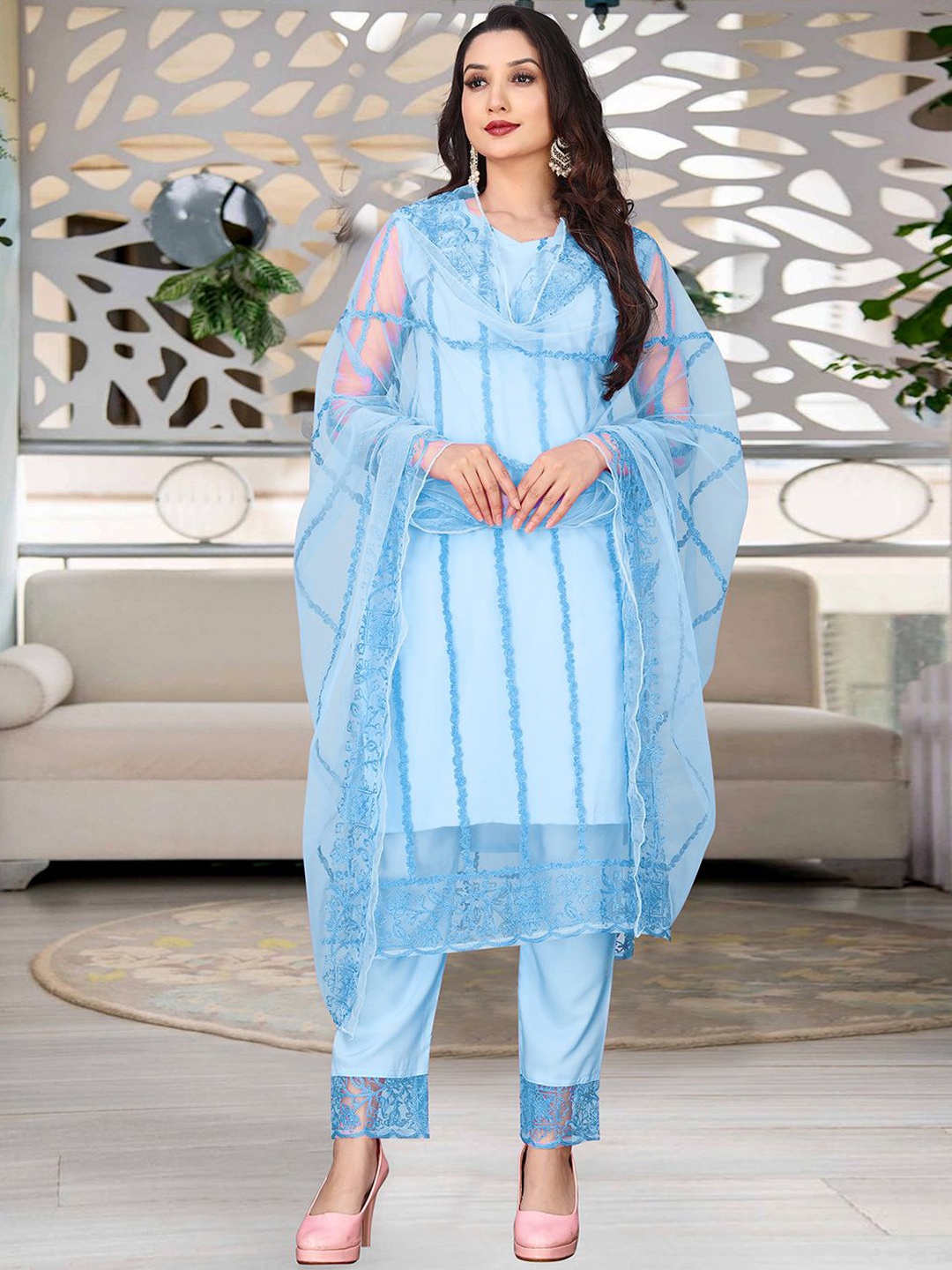 

GUNVANTI FAB Paisley Embroidered Sweetheart Neck Straight Kurta With Trousers & Dupatta, Turquoise blue