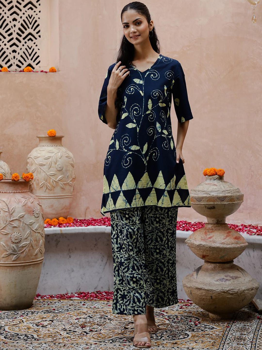 

Sangria Blue Floral Printed V-Neck Pure Cotton Straight Kurta With Palazzos