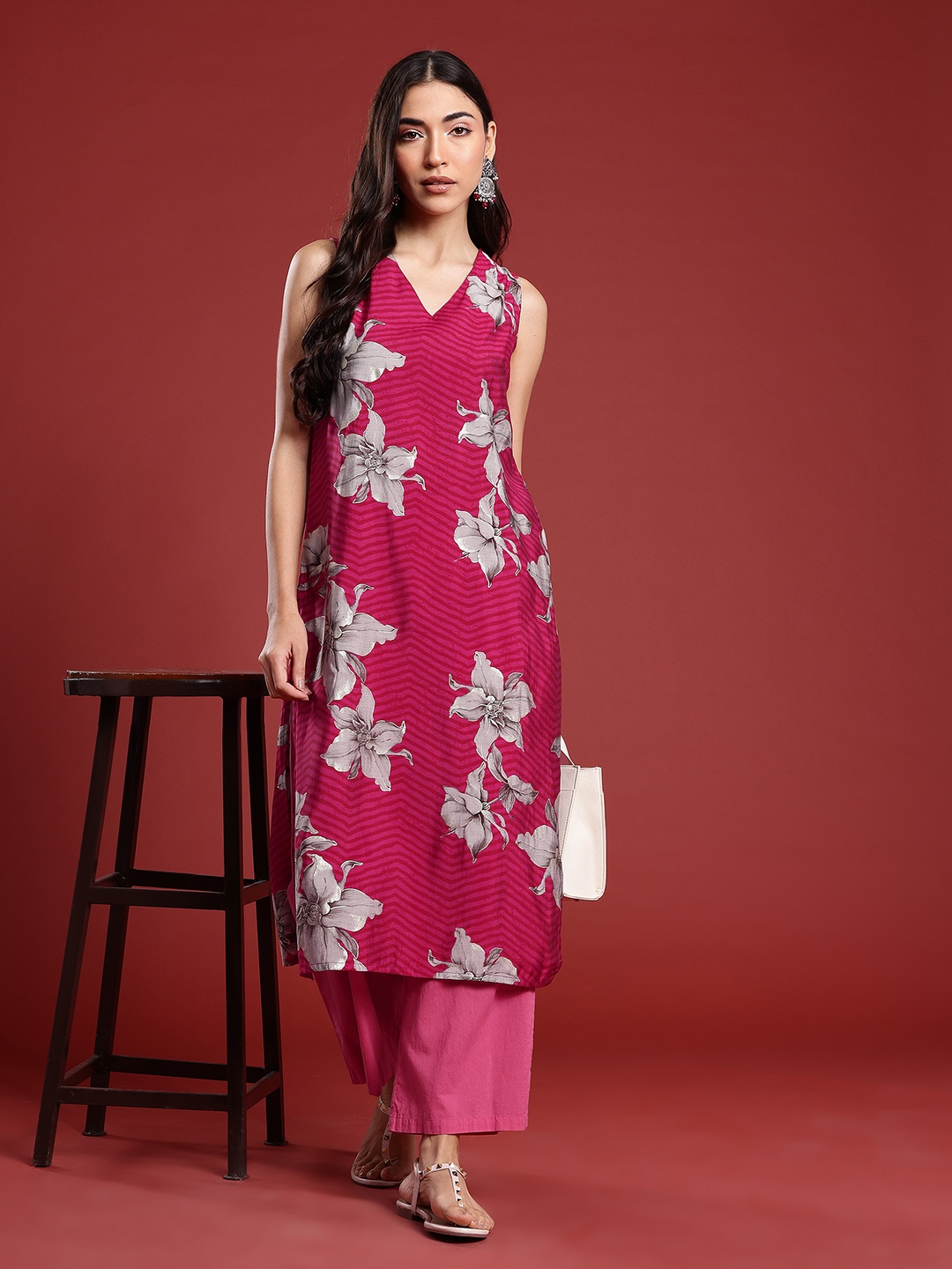 

Anouk Floral Print Straight Kurta, Pink