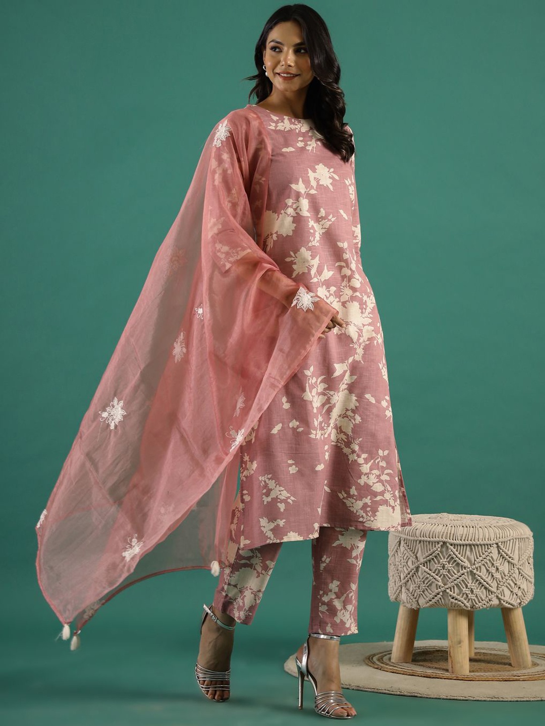 

Sangria Peach Floral Printed Straight Kurta With Trousers And Dupatta