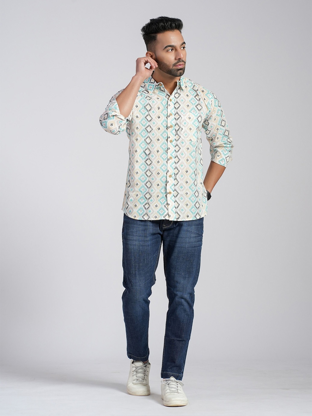 

Cotton Curio Men Comfort Fit Spread Collar Ethnic Motifs Printed Cotton Casual Shirt, White