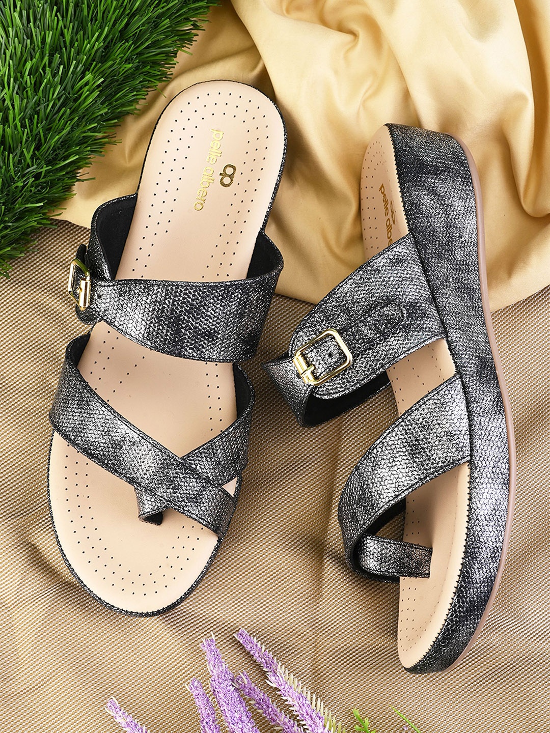 

pelle albero Women Open Toe Comfort Sandals, Black