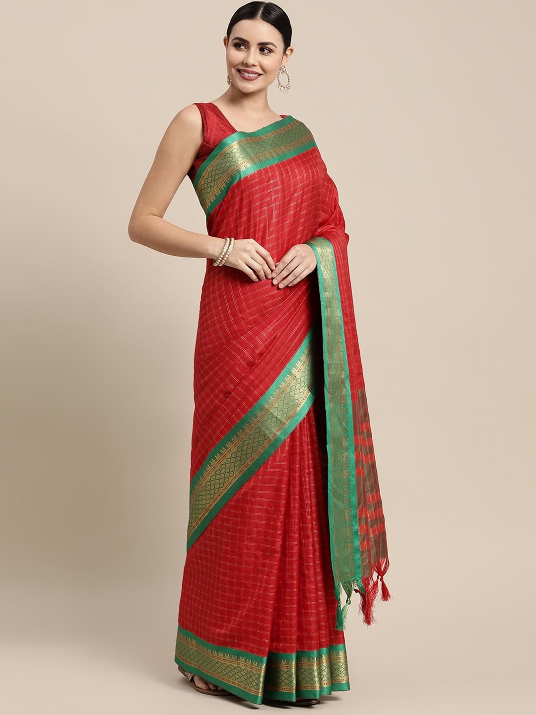 

DIVASTRI Checked Woven Design Zari Saree, Red