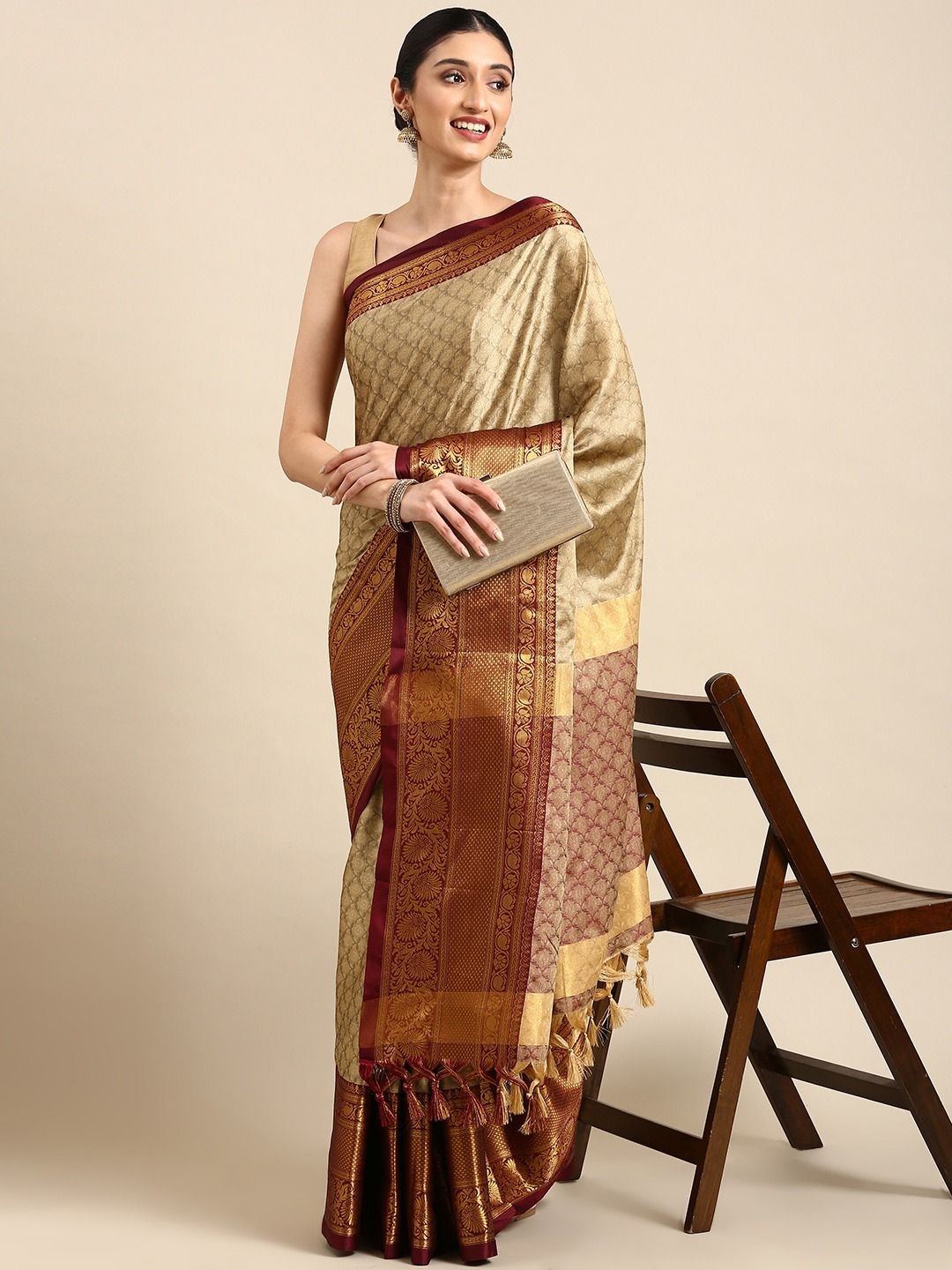 

DIVASTRI Woven Design Zari Saree With Unstitched Blouse Piece, Beige