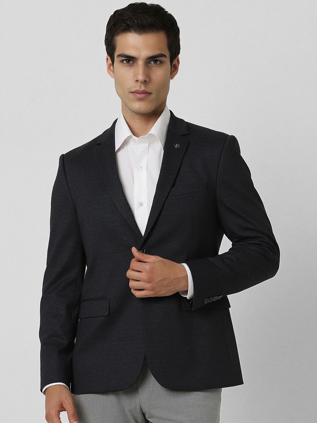 

Van Heusen Textured Notched Lapel Long Sleeves Slim-Fit Single Breasted Formal Blazer, Black