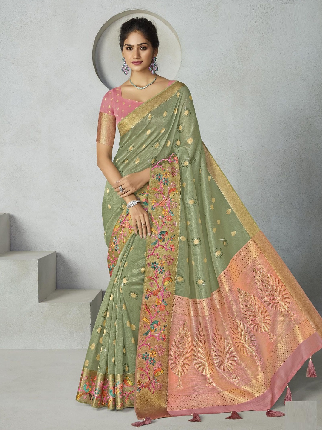 

MAHALASA Woven Design Zari Silk Blend Banarasi Saree, Green