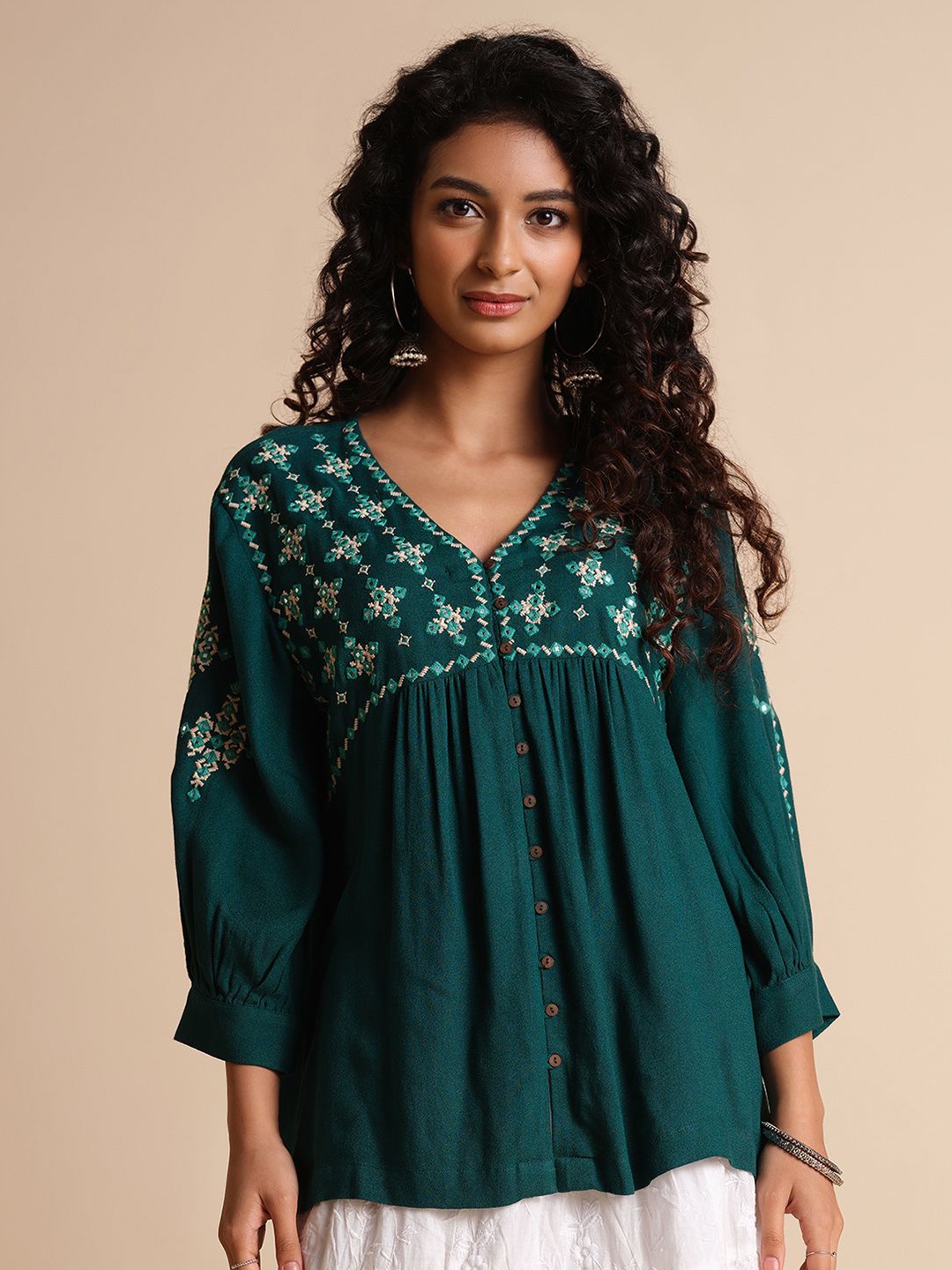 

Global Desi Women Floral Embellished Top, Green