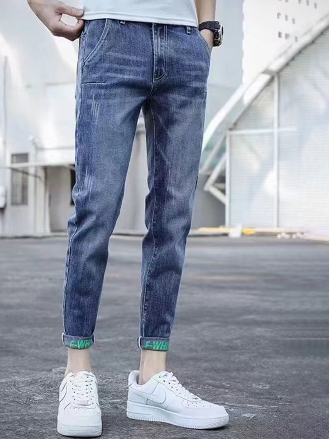 

HERE&NOW Men Slim Fit Low Distress Light Fade Cotton Jeans, Blue