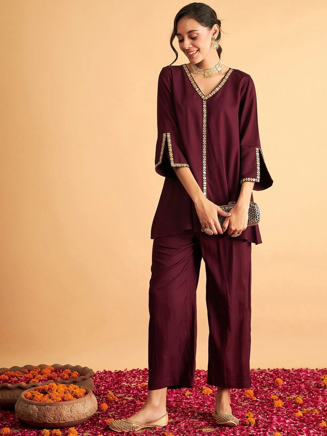 

Fashion Ritmo Floral Sequence Embellished V-Neck Top With Trouser, Maroon