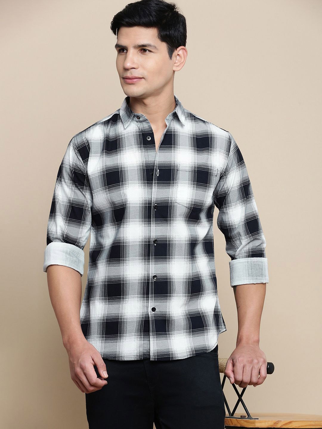 

INVICTUS Men Sport Slim Fit Spread Collar Tartan Checked Cotton Casual Shirt, Black
