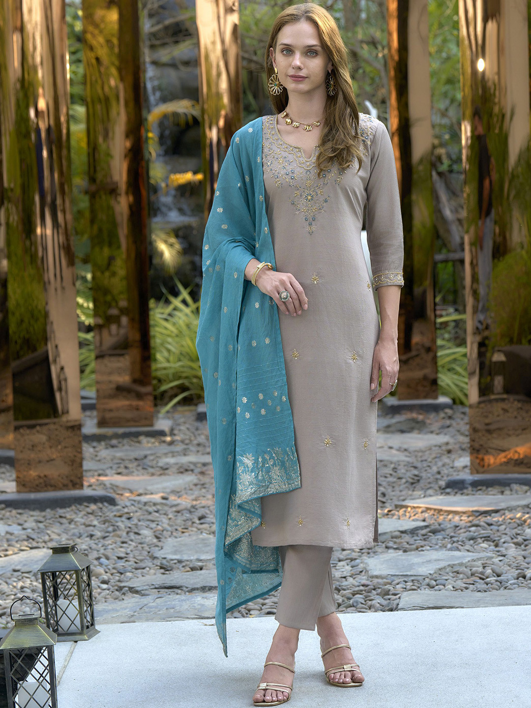 

SHREE LAXMINARAYAN EXPORT Floral Embroidered Straight Kurta With Trouser & Dupatta, Grey