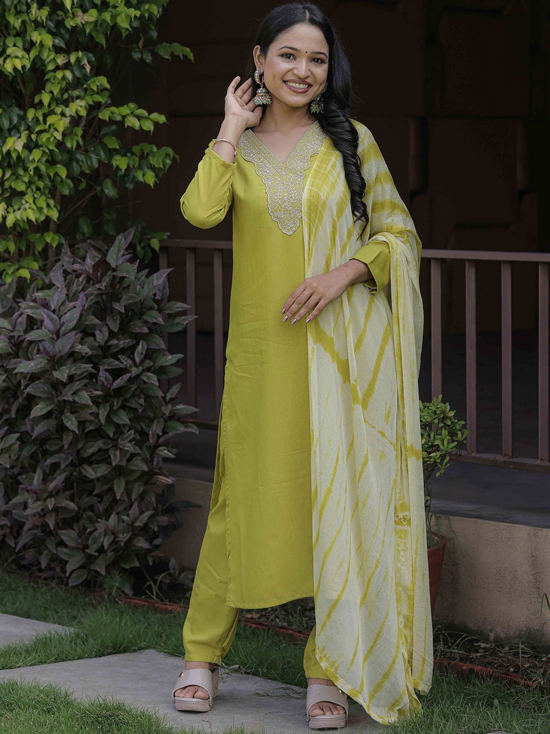 

Moda Rapido Green Yoke Design Embroidered Cotton Silk Kurta With Trouser & Dupattaa