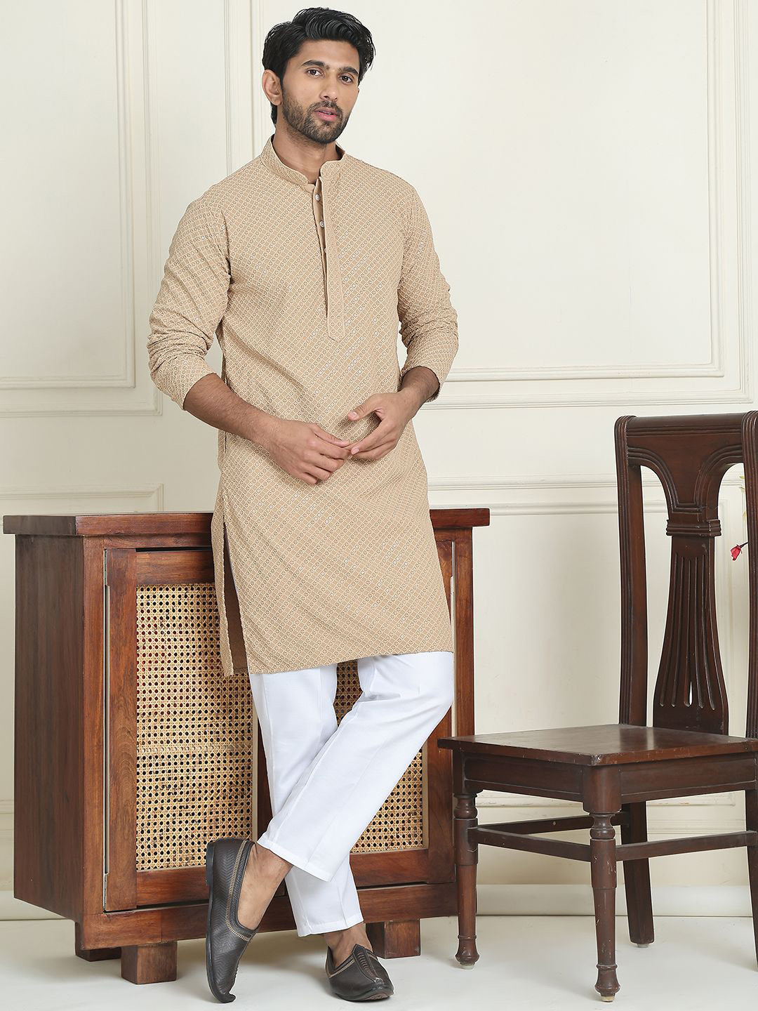 

Anouk Geometric Embroidered Mandarin Collar Sequinned Kurta with Trousers, Brown