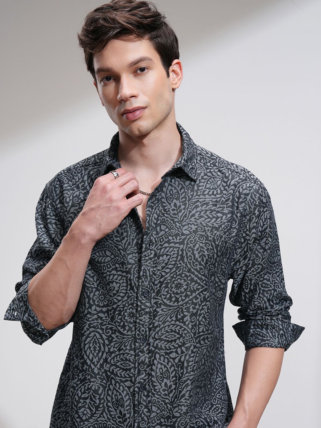 

HIGHLANDER MenJacquard Textured Casual Relaxed Shirt, Black
