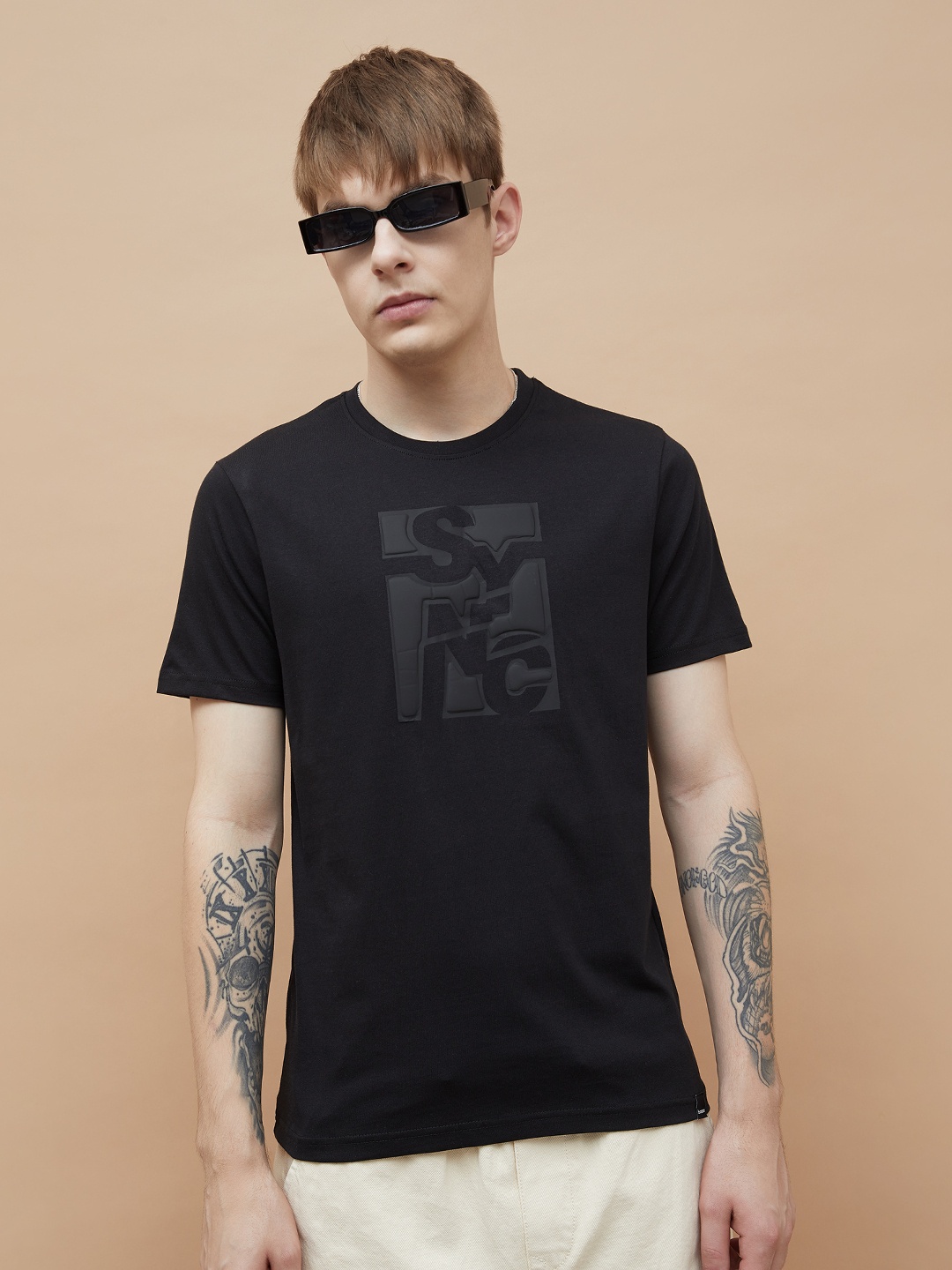 

Bossini Men Typography Printed Applique T-shirt, Black