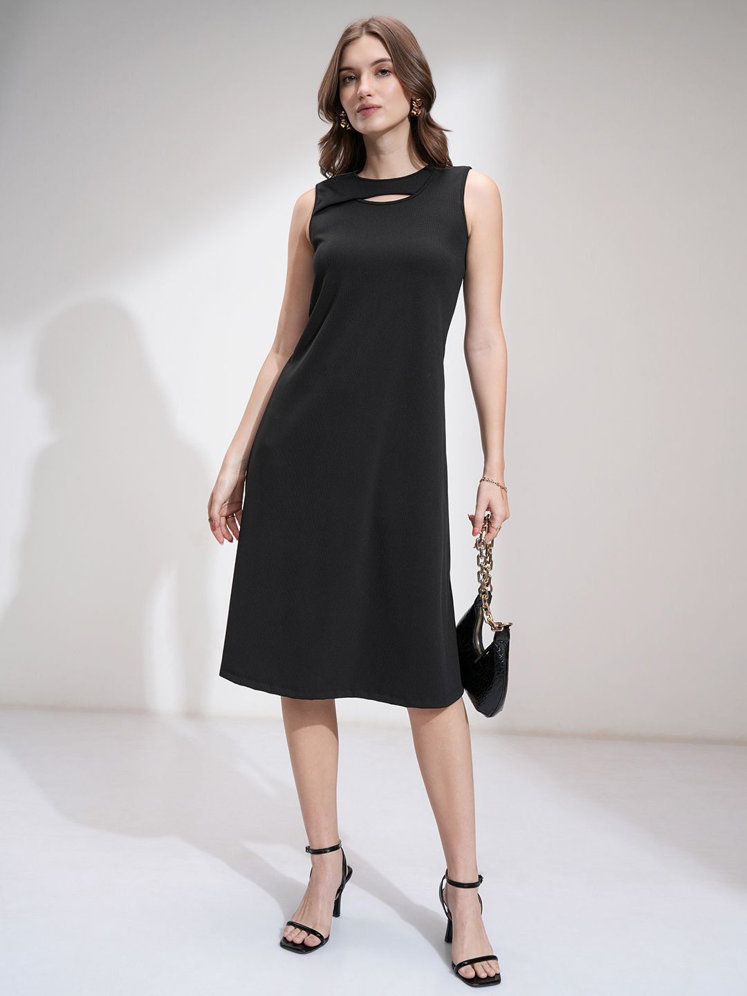 

Tokyo Talkies Women Solid Fit and Flare Midi Dress, Black