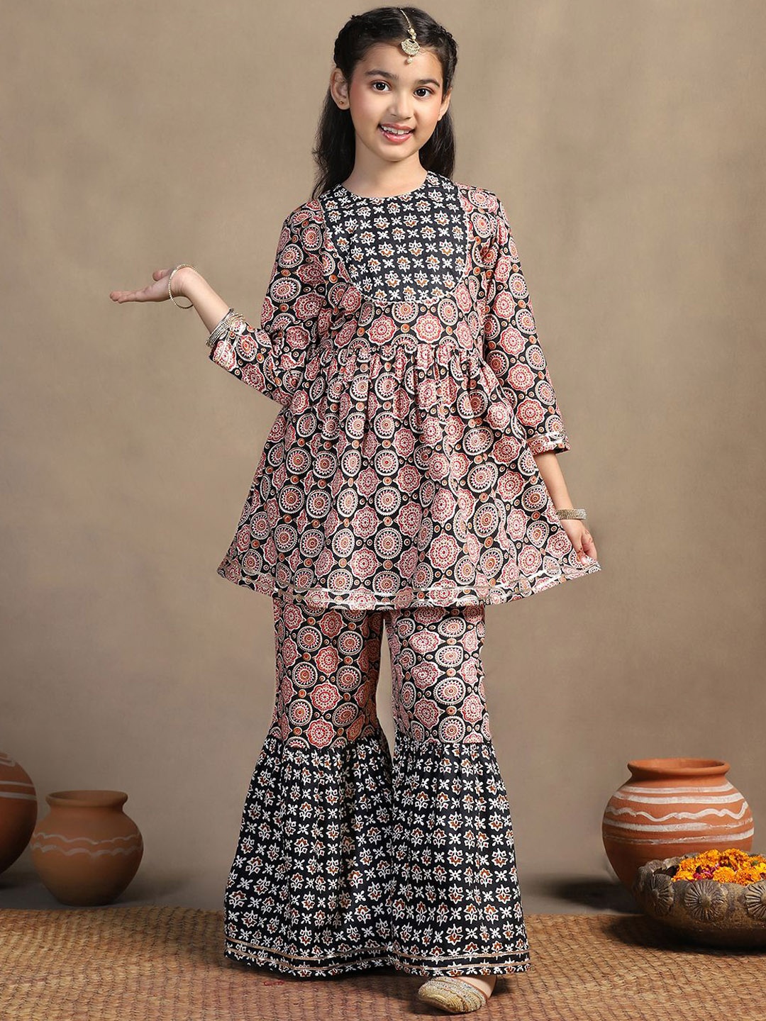 

Sangria Girls Black Floral Printed Empire A-Line Kurta With Sharara