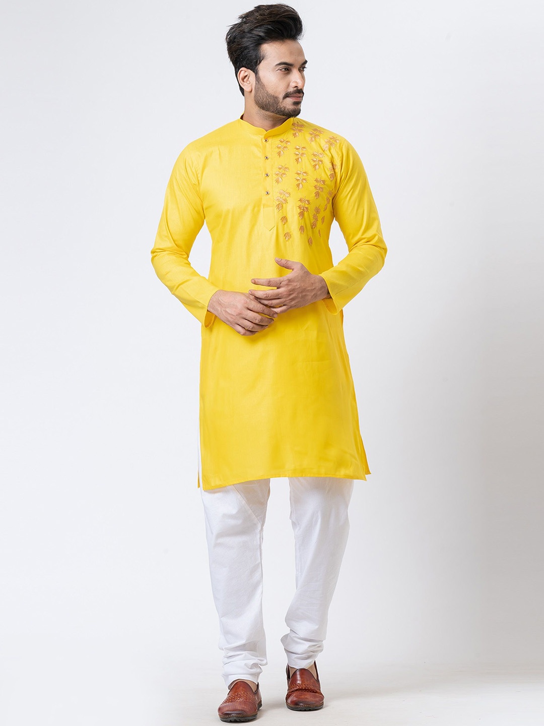 

Rainbow Cloths Men Embroidered Thread Work Kurta, Yellow