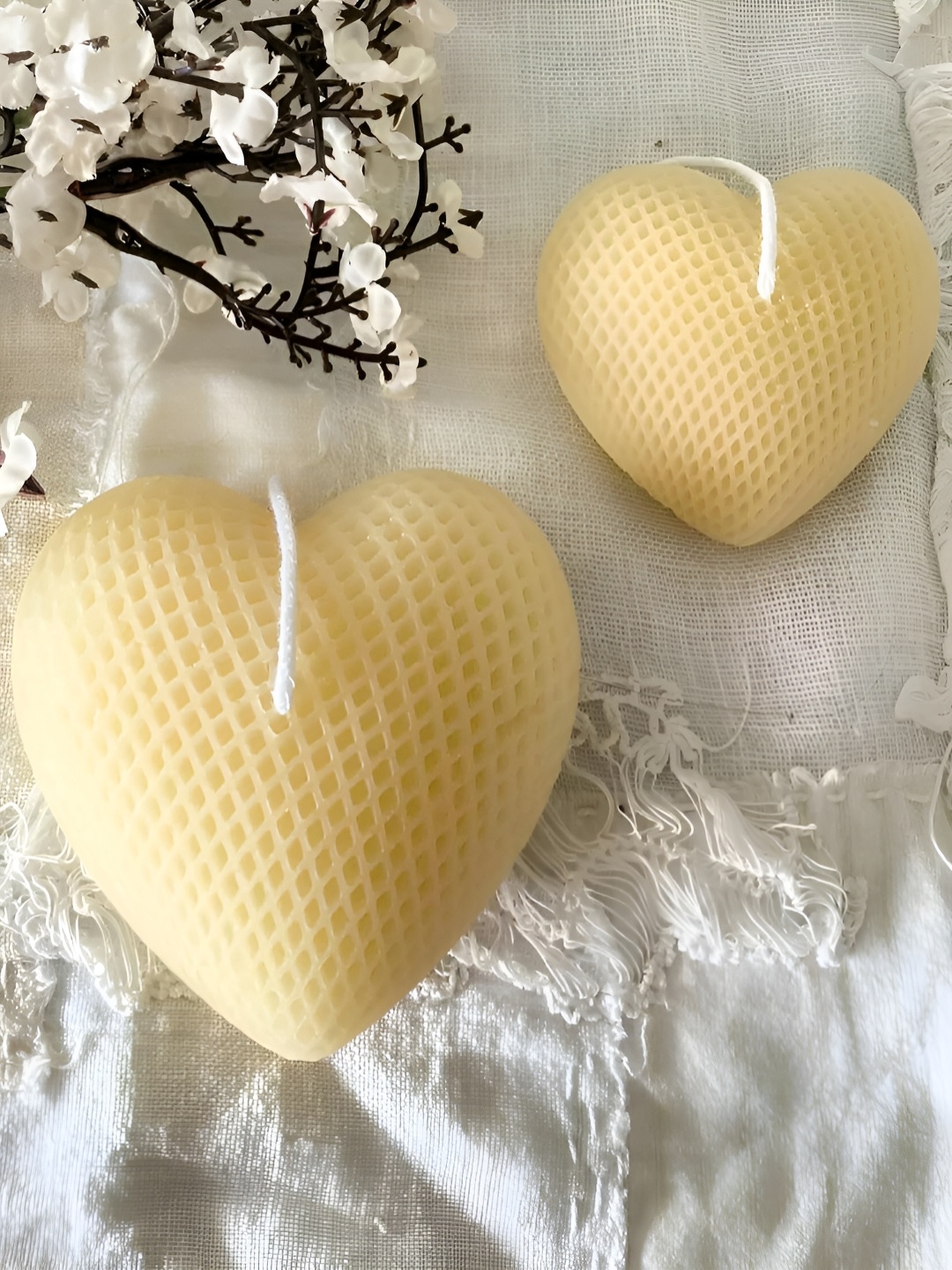 

atorakushon Yellow 2 pieces Scented Heart Shaped Candles