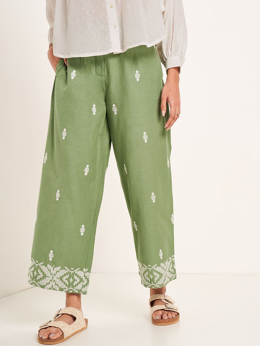 

AKKRITI BY PANTALOONS Women Embroidered Ethnic Motifs Parallel Trousers, Green