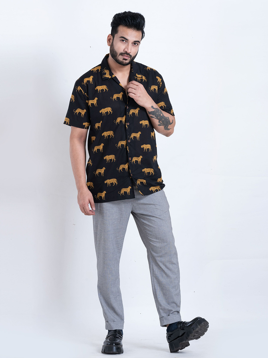 

Kartikeya Jaipur Men Straight Fit Cuban Collar Conversational Printed Cotton Casual Shirt, Black