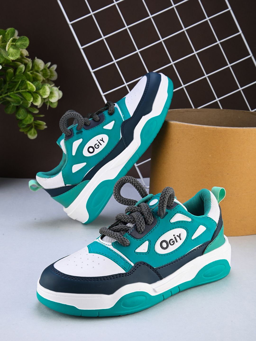 

Peelu Women Colourblocked Sneakers, Turquoise blue