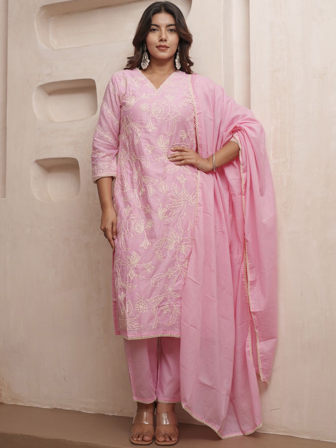 

House of Pataudi Floral Embroidered Thread Work Straight Kurta With Trousers & Dupatta, Pink